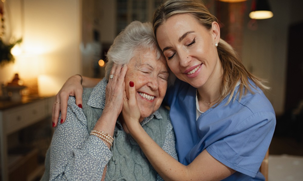 5 Strict Vetting Protocols the Best Senior Care Agencies Use to Build Trust